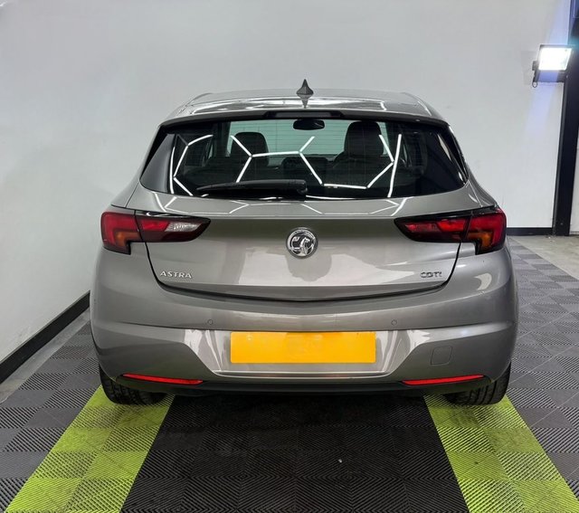 2017 VAUXHALL ASTRA - Photo 5