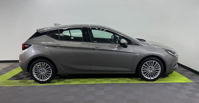 2017 VAUXHALL ASTRA - Photo 8