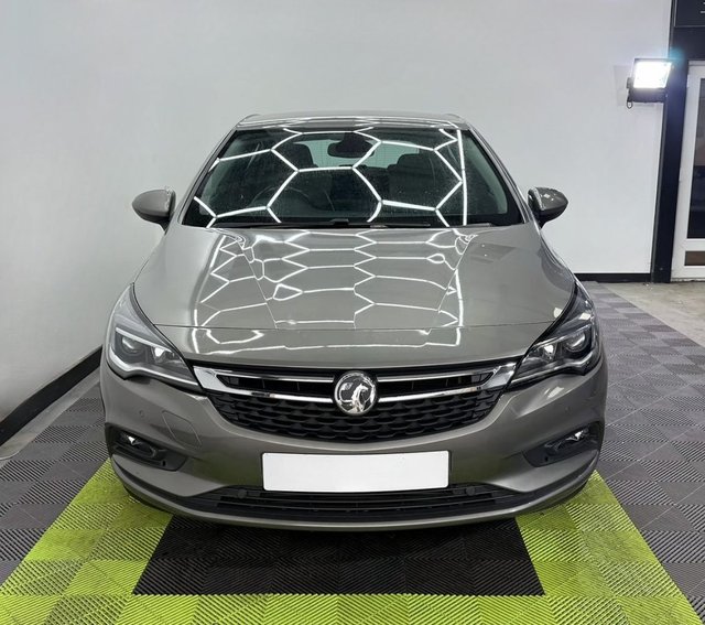 2017 VAUXHALL ASTRA - Photo 4