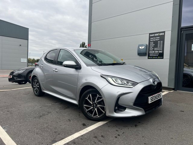 2021 TOYOTA YARIS 1.5 VVT-h Design Hatchback 5dr Petrol Hybrid E-CVT Euro 6 (s/s) (116 ps) - Photo 3