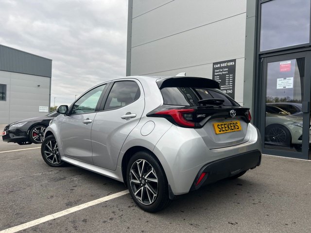 2021 TOYOTA YARIS 1.5 VVT-h Design Hatchback 5dr Petrol Hybrid E-CVT Euro 6 (s/s) (116 ps) - Photo 4