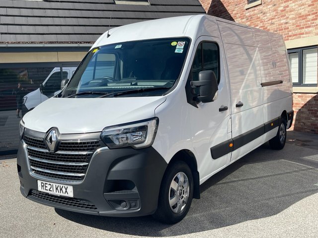 View our Renault Master 2.3 dCi 35 Business+ Panel Van 4dr Diesel Manual FWD LWB Medium Roof Euro 6 (135 ps)