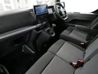 USED 2024 24 VAUXHALL VIVARO 2.0 TURBO D 145 BHP XL LONG PRO EDITION 6 DOOR ( NO VAT ! ) 2 OWNERS | SAT NAV | 6 DOORS | NO VAT !