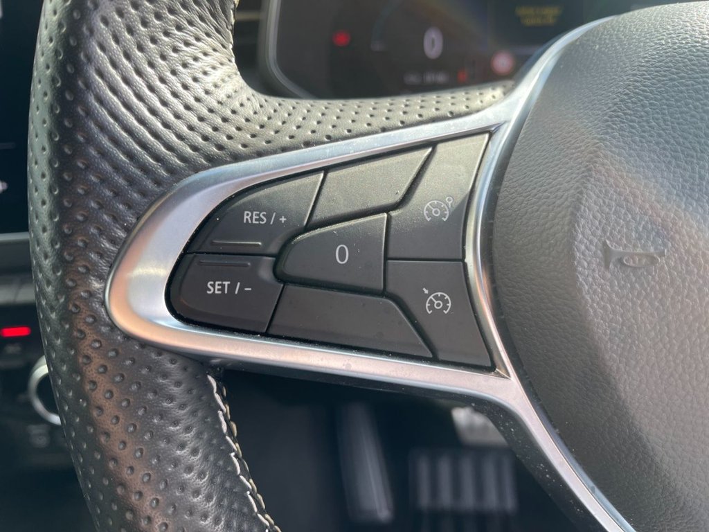 USED 2023 72 RENAULT CLIO 1.6 E-TECH E-Tech engineered Hatchback 5dr Petrol Hybrid Auto Euro 6 (s/s) (145 ps) 