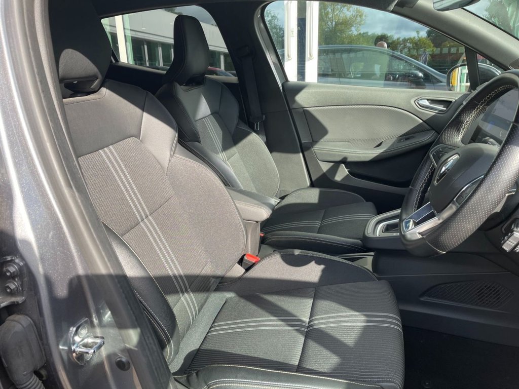 USED 2023 72 RENAULT CLIO 1.6 E-TECH E-Tech engineered Hatchback 5dr Petrol Hybrid Auto Euro 6 (s/s) (145 ps) 