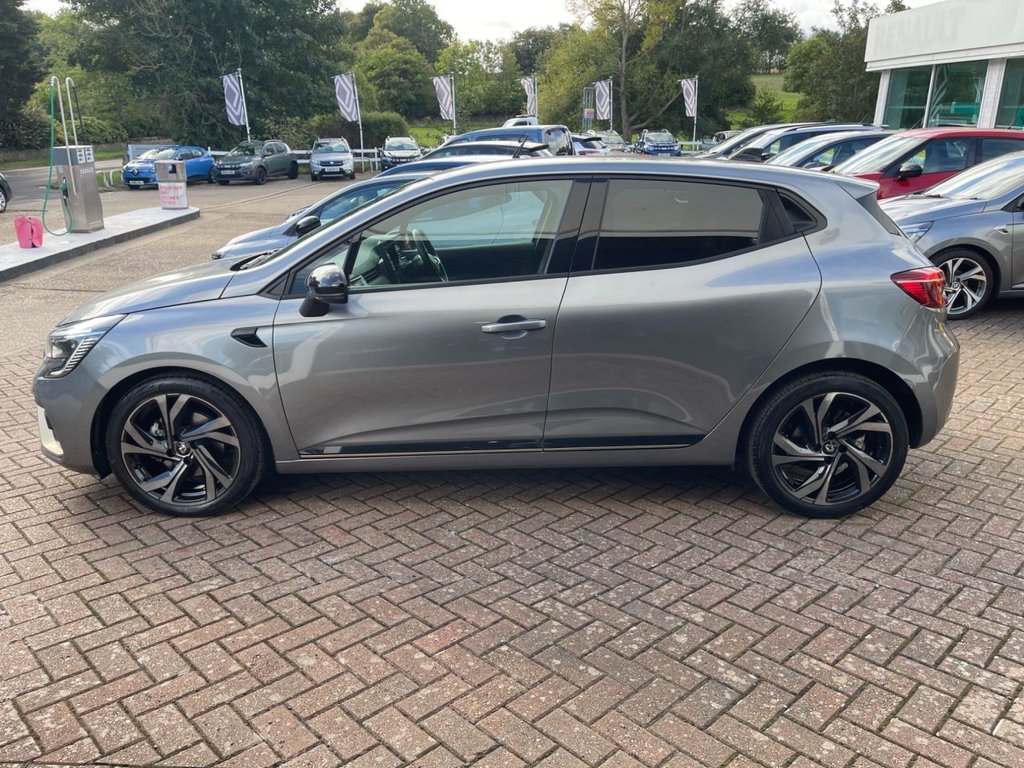 USED 2023 72 RENAULT CLIO 1.6 E-TECH E-Tech engineered Hatchback 5dr Petrol Hybrid Auto Euro 6 (s/s) (145 ps) 