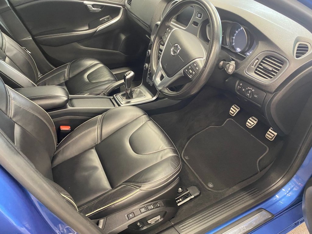 USED 2018 18 VOLVO V40 2.0 T3 R-Design Pro Hatchback 5dr Petrol Manual Euro 6 (s/s) (152 ps) GREAT SPECIFICATION R DESIGN V40