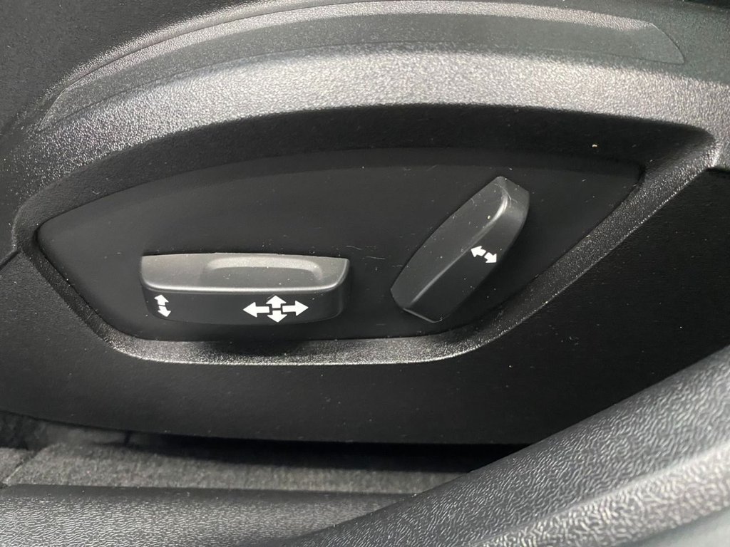 USED 2018 18 VOLVO V40 2.0 T3 R-Design Pro Hatchback 5dr Petrol Manual Euro 6 (s/s) (152 ps) GREAT SPECIFICATION R DESIGN V40