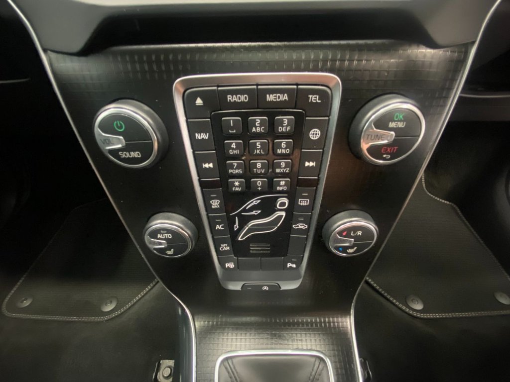 USED 2018 18 VOLVO V40 2.0 T3 R-Design Pro Hatchback 5dr Petrol Manual Euro 6 (s/s) (152 ps) GREAT SPECIFICATION R DESIGN V40