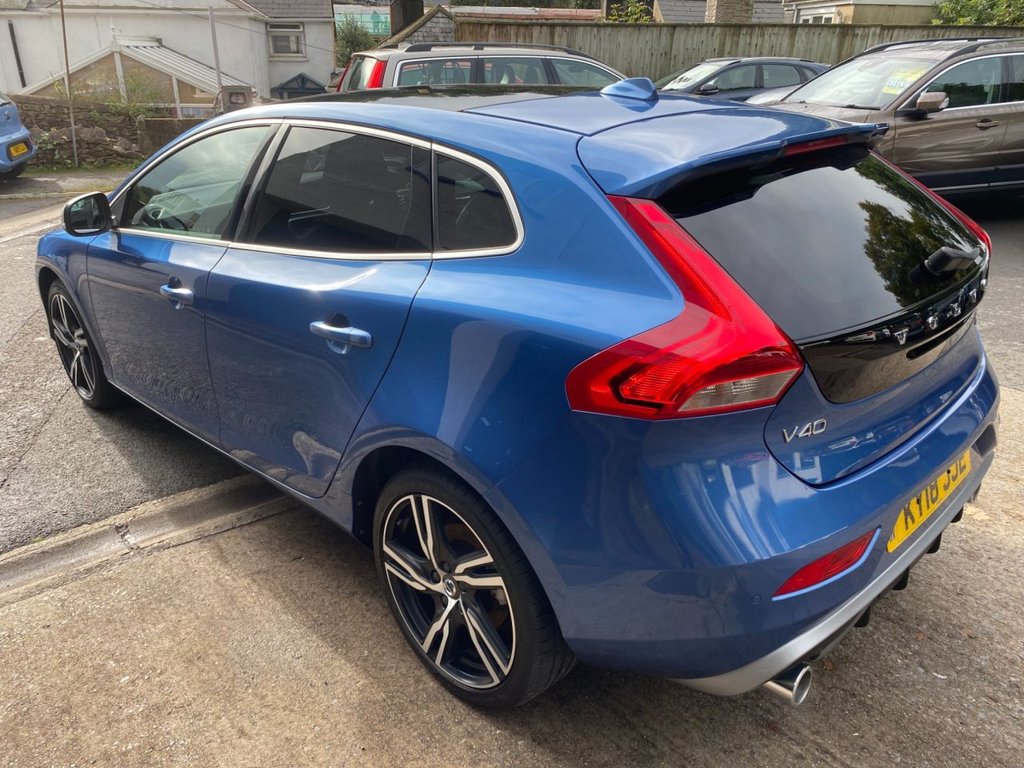 USED 2018 18 VOLVO V40 2.0 T3 R-Design Pro Hatchback 5dr Petrol Manual Euro 6 (s/s) (152 ps) GREAT SPECIFICATION R DESIGN V40
