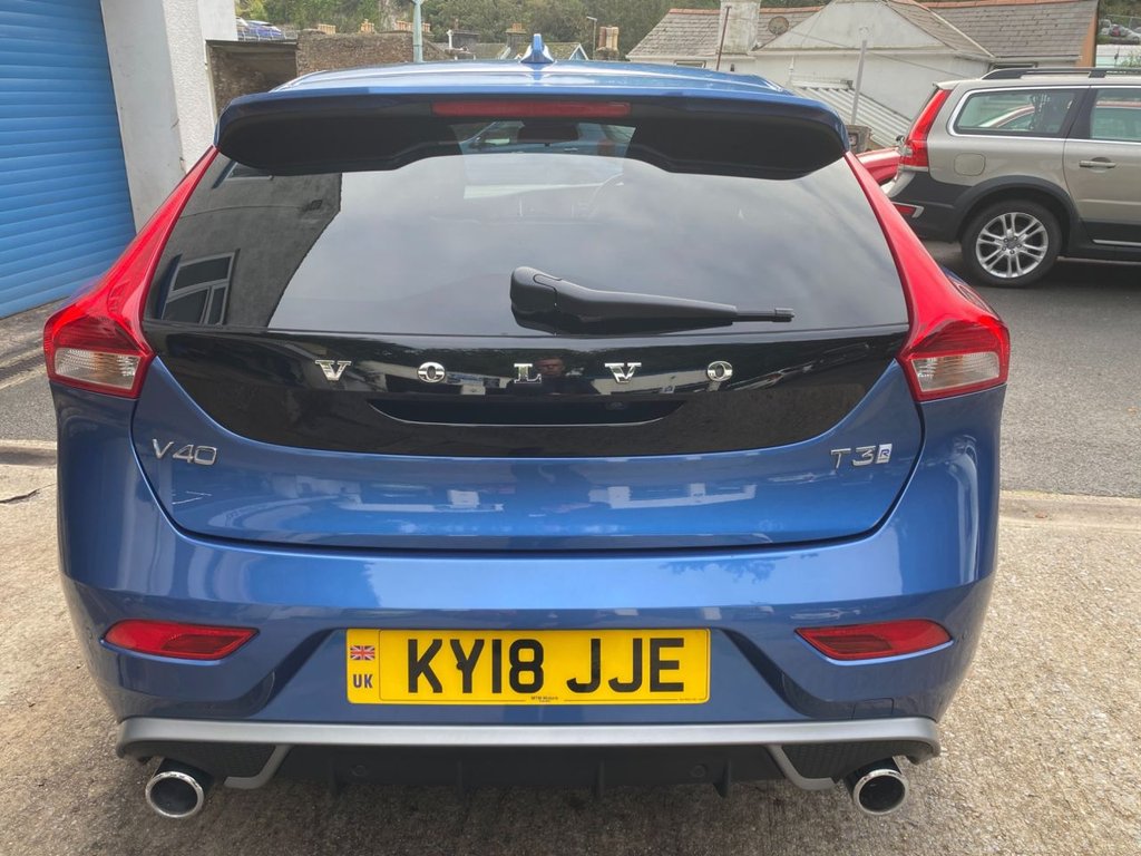 USED 2018 18 VOLVO V40 2.0 T3 R-Design Pro Hatchback 5dr Petrol Manual Euro 6 (s/s) (152 ps) GREAT SPECIFICATION R DESIGN V40