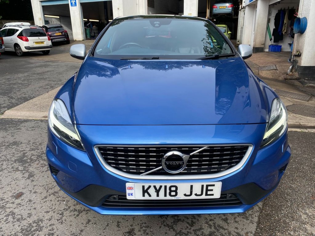 USED 2018 18 VOLVO V40 2.0 T3 R-Design Pro Hatchback 5dr Petrol Manual Euro 6 (s/s) (152 ps) GREAT SPECIFICATION R DESIGN V40