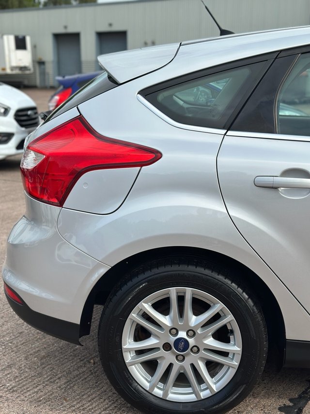 View our FORD FOCUS
