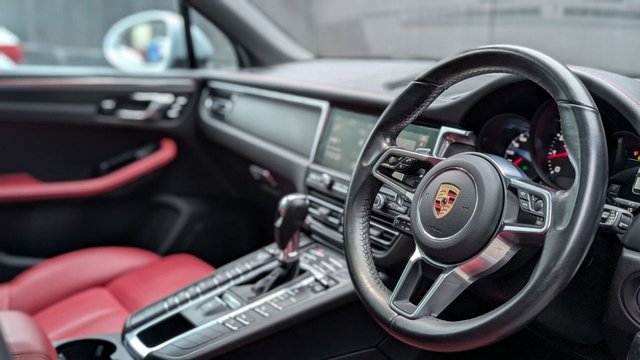 2019 PORSCHE MACAN 2019 2.0T SUV 5dr Petrol PDK 4WD Euro 6 (s/s) (245 ps) - Photo 2