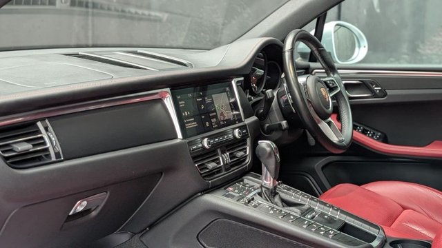 2019 PORSCHE MACAN 2019 2.0T SUV 5dr Petrol PDK 4WD Euro 6 (s/s) (245 ps) - Photo 11