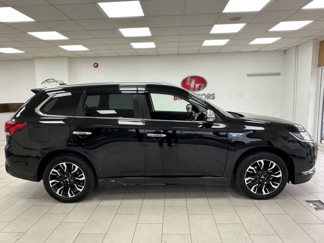 2017 MITSUBISHI OUTLANDER 2.0h 12kWh 4hs SUV 5dr Petrol Plug-in Hybrid CVT 4WD Euro 6 (s/s) (200 ps) - Photo 2