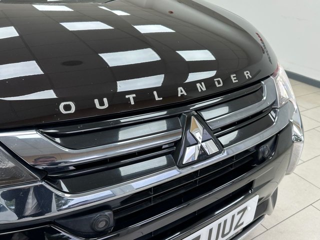 2017 MITSUBISHI OUTLANDER 2.0h 12kWh 4hs SUV 5dr Petrol Plug-in Hybrid CVT 4WD Euro 6 (s/s) (200 ps) - Photo 10