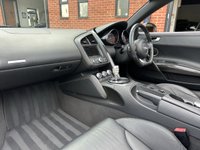 USED 2010 10 AUDI R8 5.2 FSI V10 Spyder 2dr Petrol R Tronic quattro Euro 4 (525 ps) 