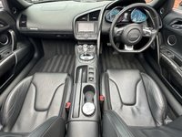 USED 2010 10 AUDI R8 5.2 FSI V10 Spyder 2dr Petrol R Tronic quattro Euro 4 (525 ps) 