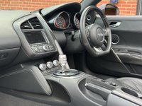 USED 2010 10 AUDI R8 5.2 FSI V10 Spyder 2dr Petrol R Tronic quattro Euro 4 (525 ps) 