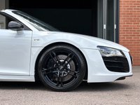 USED 2010 10 AUDI R8 5.2 FSI V10 Spyder 2dr Petrol R Tronic quattro Euro 4 (525 ps) 