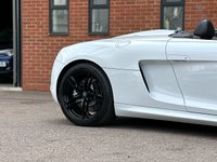 USED 2010 10 AUDI R8 5.2 FSI V10 Spyder 2dr Petrol R Tronic quattro Euro 4 (525 ps) 