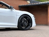 USED 2010 10 AUDI R8 5.2 FSI V10 Spyder 2dr Petrol R Tronic quattro Euro 4 (525 ps) 