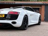 USED 2010 10 AUDI R8 5.2 FSI V10 Spyder 2dr Petrol R Tronic quattro Euro 4 (525 ps) 