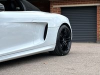 USED 2010 10 AUDI R8 5.2 FSI V10 Spyder 2dr Petrol R Tronic quattro Euro 4 (525 ps) 