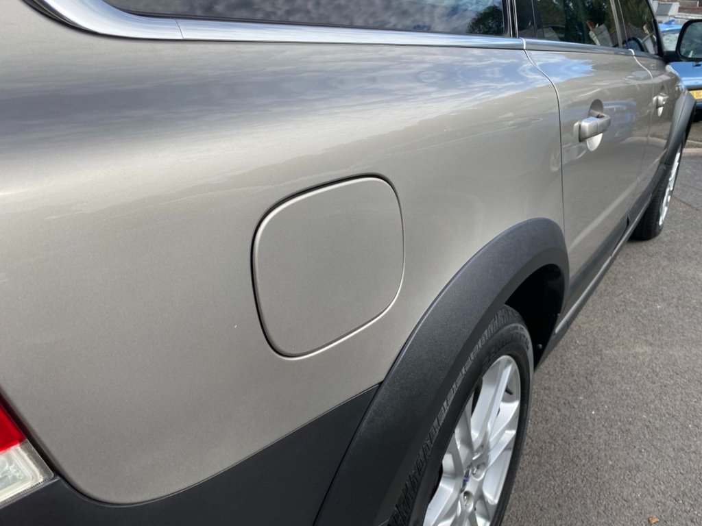 USED 2015 64 VOLVO XC70 2.4 D4 SE Lux Estate 5dr Diesel Geartronic AWD Euro 5 (181 ps) DAB SAT NAV WINTER AND FAMILY PACK