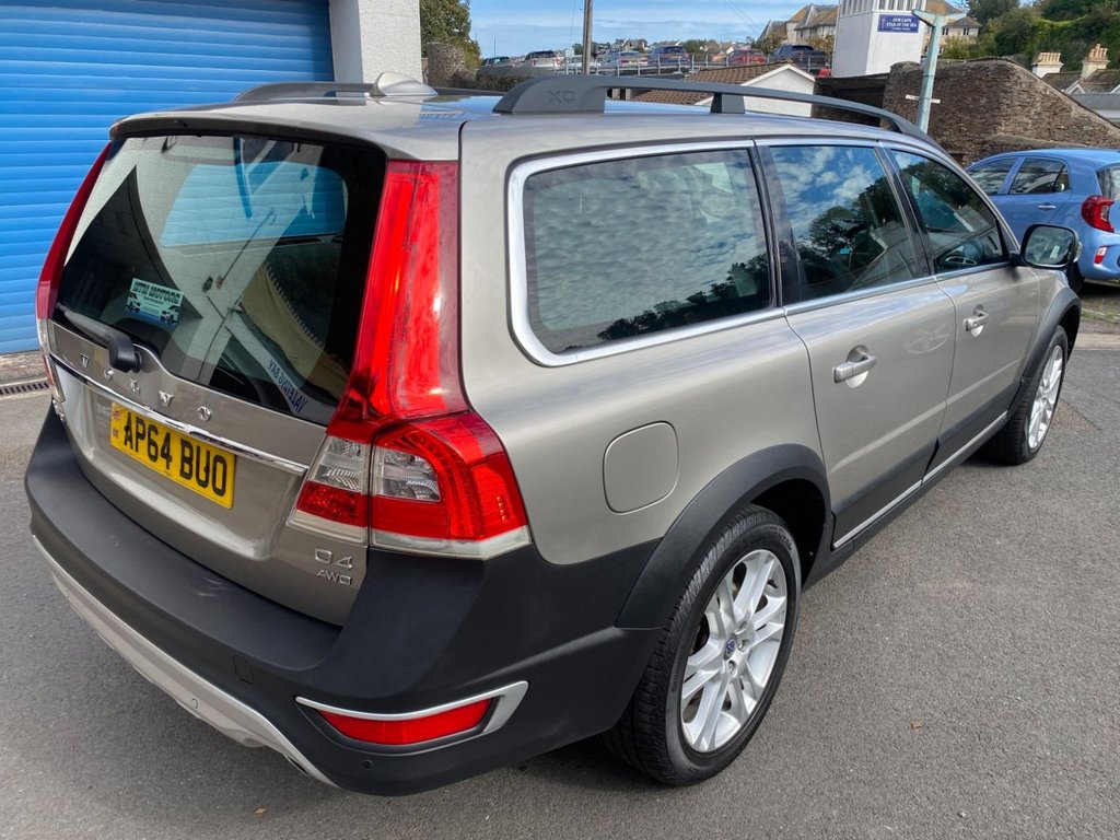 USED 2015 64 VOLVO XC70 2.4 D4 SE Lux Estate 5dr Diesel Geartronic AWD Euro 5 (181 ps) DAB SAT NAV WINTER AND FAMILY PACK