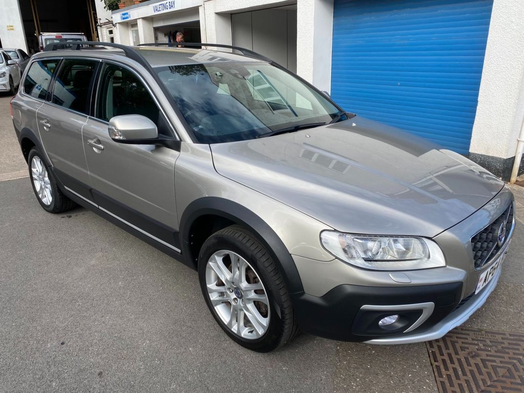 USED 2015 64 VOLVO XC70 2.4 D4 SE Lux Estate 5dr Diesel Geartronic AWD Euro 5 (181 ps) DAB SAT NAV WINTER AND FAMILY PACK