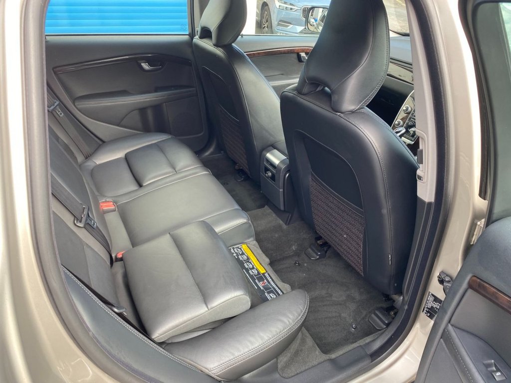 USED 2015 64 VOLVO XC70 2.4 D4 SE Lux Estate 5dr Diesel Geartronic AWD Euro 5 (181 ps) DAB SAT NAV WINTER AND FAMILY PACK