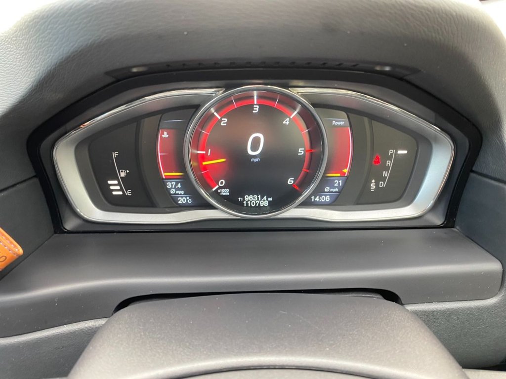 USED 2015 64 VOLVO XC70 2.4 D4 SE Lux Estate 5dr Diesel Geartronic AWD Euro 5 (181 ps) DAB SAT NAV WINTER AND FAMILY PACK