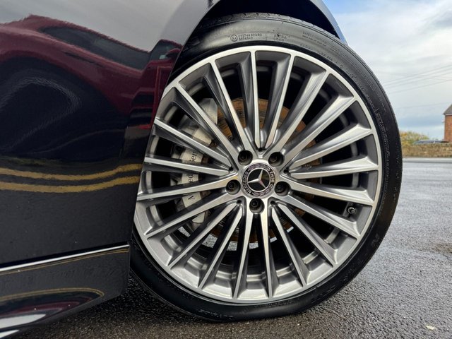 2022 MERCEDES-BENZ C-CLASS 2022 2.0 C220dh MHEV AMG Line (Premium) Saloon 4dr Diesel Hybrid G-Tronic+ Euro 6 (s/s) (220 ps) * HUGE SPEC LIST * MERCEDES ME CONNECT * 11.9" DISPLAY * 19" AMG ALLOYS * HEATED LEATHER SEATS * PARKING PACK * VIRTUS DASH CAM * 360 CAMERA * VIRTUAL COCKPIT * SEAT COMFORT PACK * PRIVACY GLASS * SMARTPHONE INTEGRATION * KEYLESS GO * OBSIDIAN BLACK * AMBIENT LIGHTING * MEMORY PACK * LED LIGHTS * CRUISE CONTROL * POWER FOLDING MIRRORS * DAB * SAT NAV * STUNNING THROUGHOUT * - Photo 5