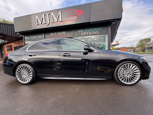 2022 MERCEDES-BENZ C-CLASS 2022 2.0 C220dh MHEV AMG Line (Premium) Saloon 4dr Diesel Hybrid G-Tronic+ Euro 6 (s/s) (220 ps) * HUGE SPEC LIST * MERCEDES ME CONNECT * 11.9" DISPLAY * 19" AMG ALLOYS * HEATED LEATHER SEATS * PARKING PACK * VIRTUS DASH CAM * 360 CAMERA * VIRTUAL COCKPIT * SEAT COMFORT PACK * PRIVACY GLASS * SMARTPHONE INTEGRATION * KEYLESS GO * OBSIDIAN BLACK * AMBIENT LIGHTING * MEMORY PACK * LED LIGHTS * CRUISE CONTROL * POWER FOLDING MIRRORS * DAB * SAT NAV * STUNNING THROUGHOUT * - Photo 10