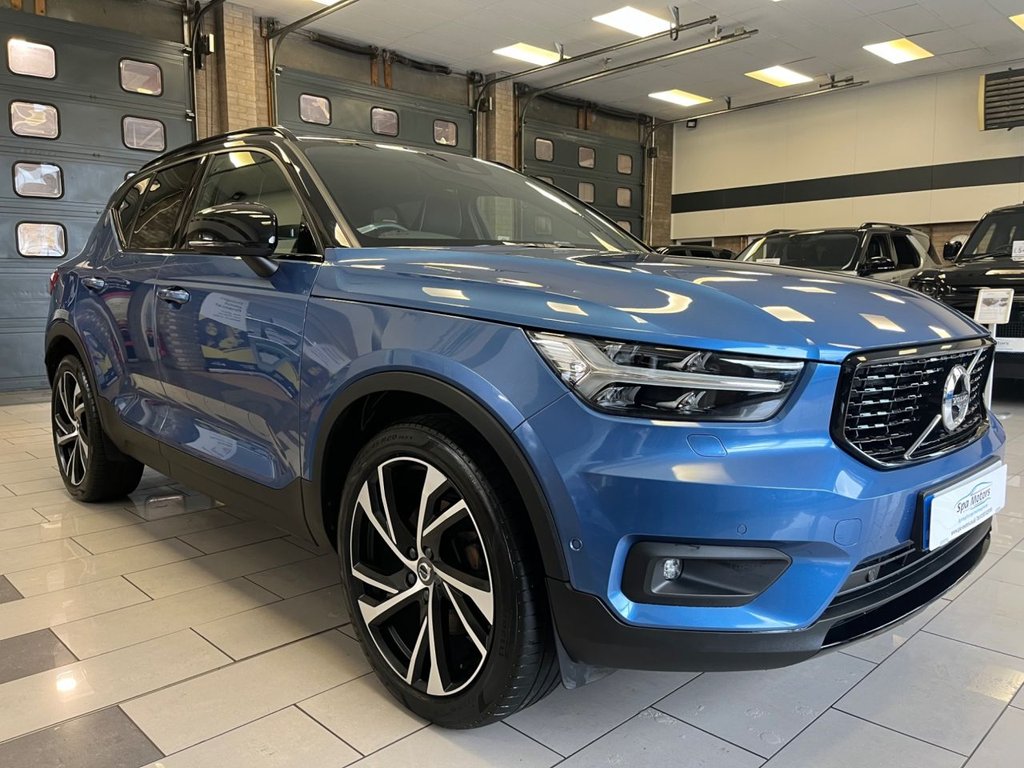 2018 VOLVO XC40