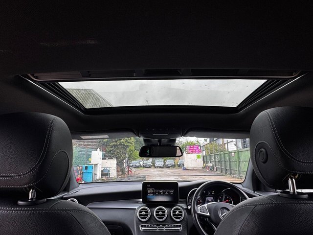 2017 MERCEDES-BENZ GLC 3.0 GLC350d V6 AMG Line (Premium Plus) Coupe G-Tronic 4MATIC Euro 6 (s/s) 5dr - Photo 2