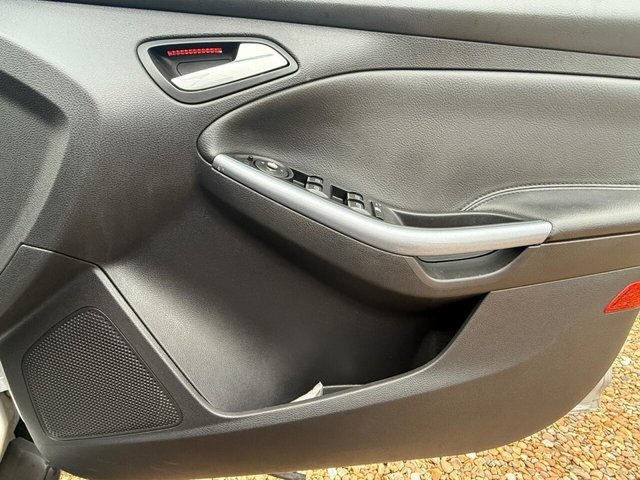 2014 FORD FOCUS 1.6 TDCi Titanium X Euro 5 (s/s) 5dr - Photo 9