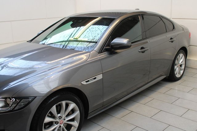 2017 JAGUAR XF - Photo 5