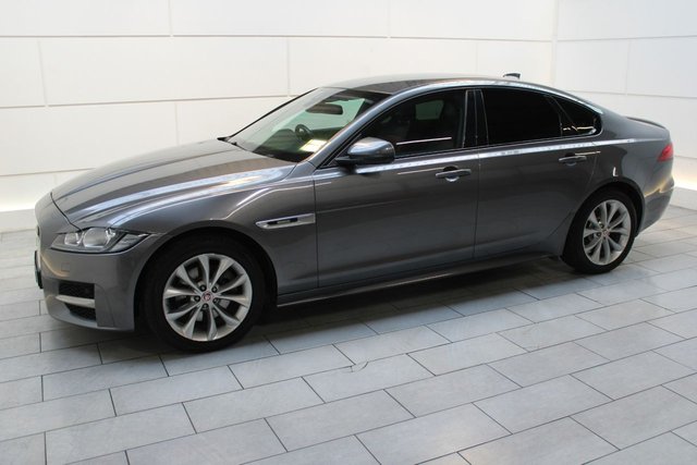 2017 JAGUAR XF - Photo 7