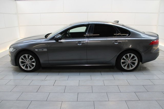 2017 JAGUAR XF - Photo 8