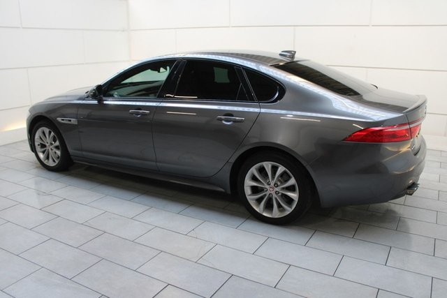 2017 JAGUAR XF - Photo 10