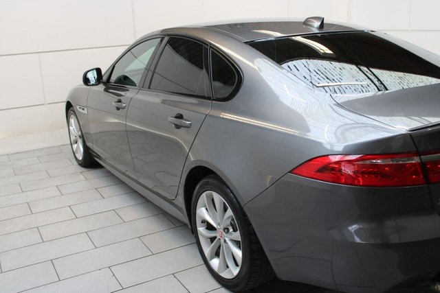 2017 JAGUAR XF - Photo 12