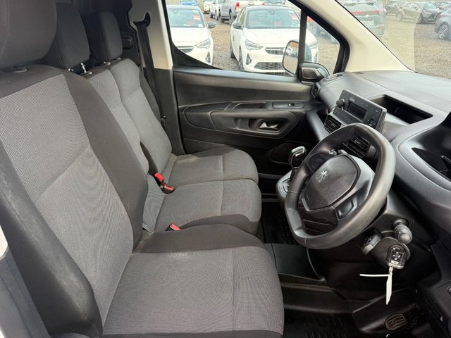 2020 PEUGEOT PARTNER - Photo 9