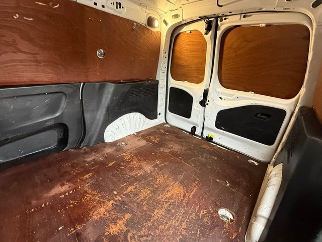 2020 PEUGEOT PARTNER - Photo 11