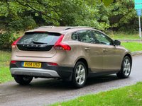 USED 2014 14 VOLVO V40 CROSS COUNTRY 1.6 D2 Lux Hatchback 5dr Diesel Powershift Euro 5 (s/s) (115 ps) 