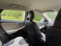 USED 2014 14 VOLVO V40 CROSS COUNTRY 1.6 D2 Lux Hatchback 5dr Diesel Powershift Euro 5 (s/s) (115 ps) 