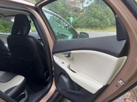 USED 2014 14 VOLVO V40 CROSS COUNTRY 1.6 D2 Lux Hatchback 5dr Diesel Powershift Euro 5 (s/s) (115 ps) 
