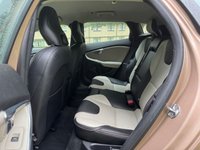 USED 2014 14 VOLVO V40 CROSS COUNTRY 1.6 D2 Lux Hatchback 5dr Diesel Powershift Euro 5 (s/s) (115 ps) 